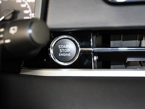 Used 2024 Mitsubishi Outlander SE AWD/4WD image 24