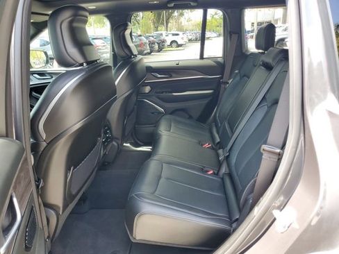 Used 2022 Jeep Grand Cherokee Overland w/ Advanced Protech Group III image 12