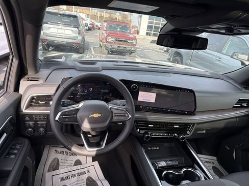 New 2026 Chevrolet Suburban Premier w/ Sun And Tow Package AWD/4WD image 15