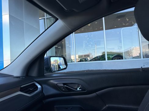 Used 2018 GMC Acadia SLE w/ LPO, Floor Liner Package image 25