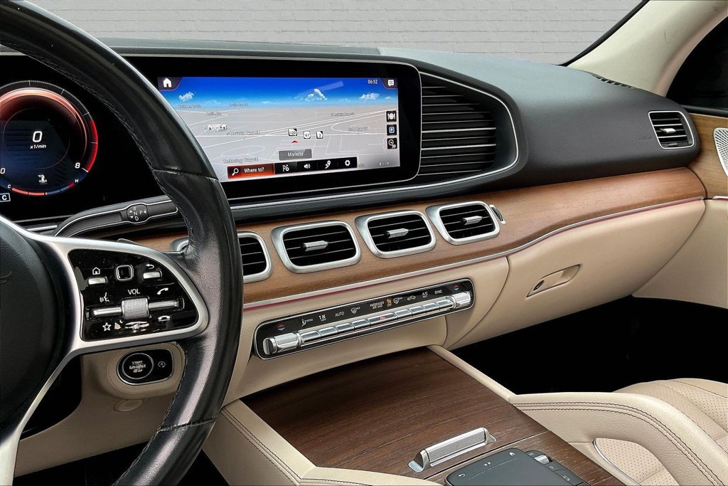 Used 2022 Mercedes-Benz GLE 350 4MATIC w/ Premium Package image 9