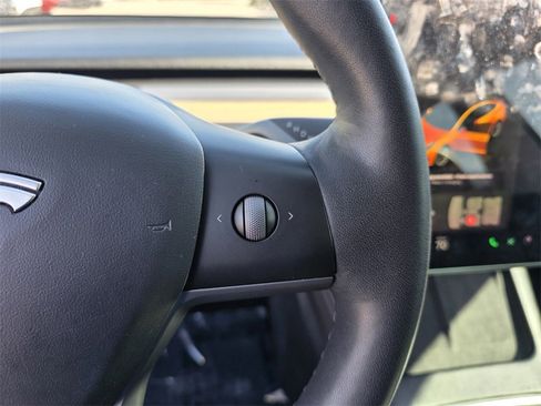 Used 2022 Tesla Model 3 image 22