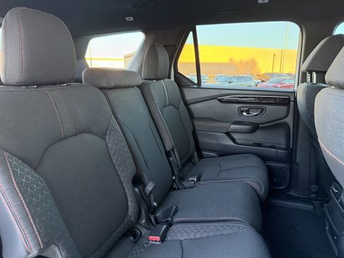 Used 2023 Honda Pilot Sport image 37