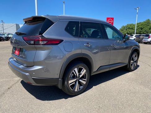 Certified 2024 Nissan Rogue SL w/ SL Premium Package AWD/4WD image 5