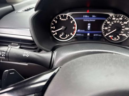 Used 2024 Nissan Altima 2.5 SR FWD image 34