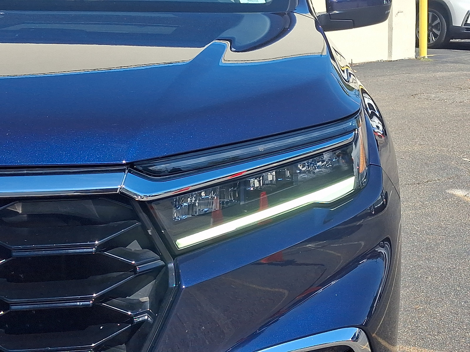 Used 2025 Honda Pilot Touring image 9