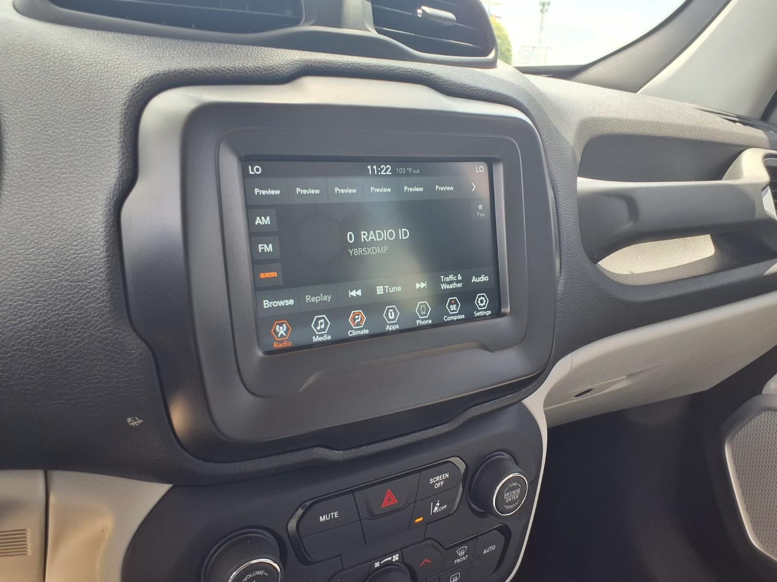 Used 2021 Jeep Renegade Latitude FWD image 19