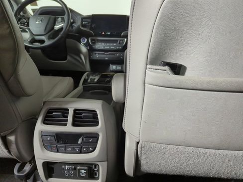 Used 2021 Honda Pilot Elite image 30
