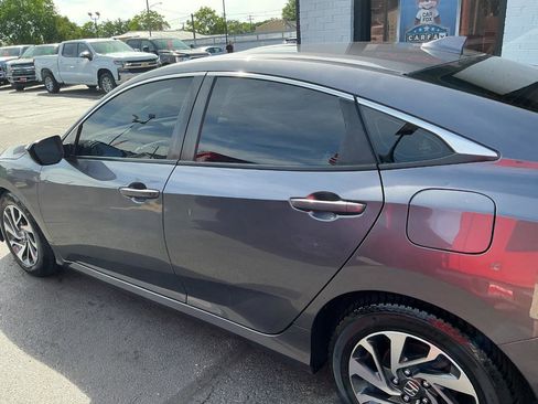 Used 2018 Honda Civic EX image 29