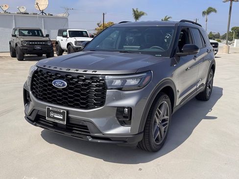 New 2026 Ford Explorer ST-Line w/ ST-Line Street Pack image 7