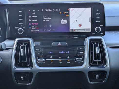 Certified 2023 Kia Sorento SX AWD/4WD image 20
