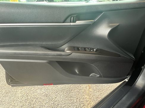 Used 2024 Toyota Camry SE image 20