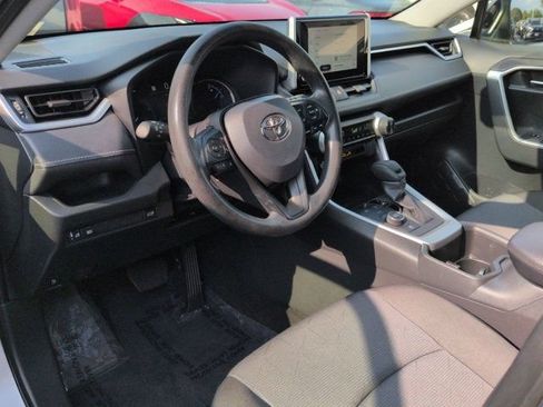 Used 2025 Toyota RAV4 XLE w/ Convenience Package AWD/4WD image 9