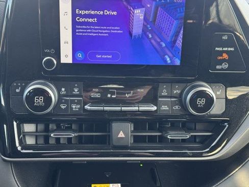 Certified 2024 Toyota Highlander XLE image 25