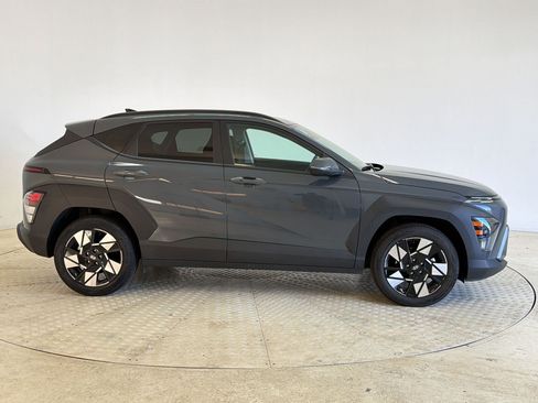 Used 2025 Hyundai Kona SEL image 8