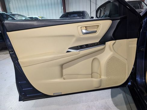 Used 2015 Toyota Camry LE FWD image 12