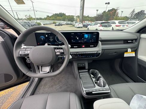 New 2025 Hyundai Ioniq 5 SEL image 12