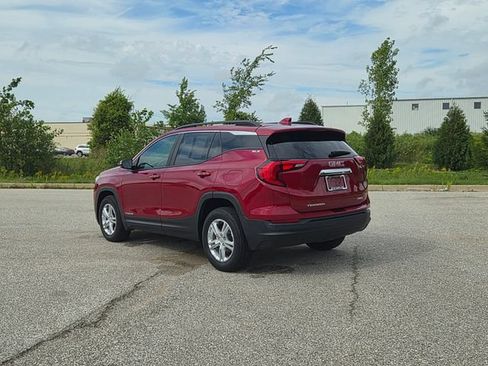 Used 2021 GMC Terrain SLE w/ Driver Convenience Package AWD/4WD image 7