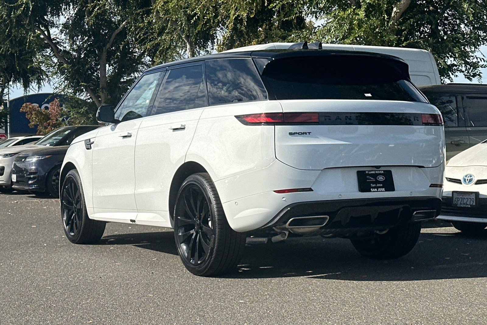 New 2026 Land Rover Range Rover Sport Dynamic SE AWD/4WD image 3