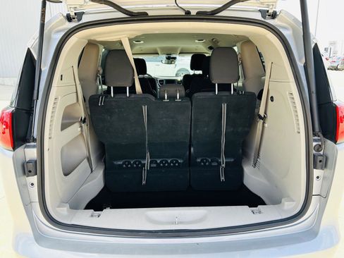 Used 2023 Chrysler Voyager LX FWD image 25