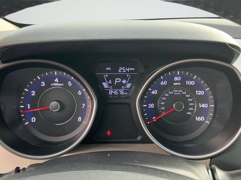 Used 2016 Hyundai Elantra Limited FWD image 23