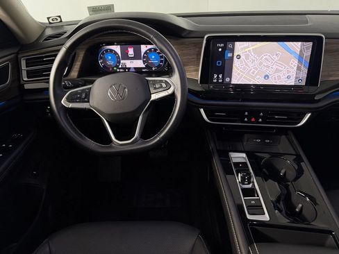 Used 2025 Volkswagen Atlas SEL AWD/4WD image 14