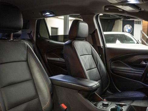 Used 2021 GMC Terrain SLT w/ LPO, Bright Accent Package image 16