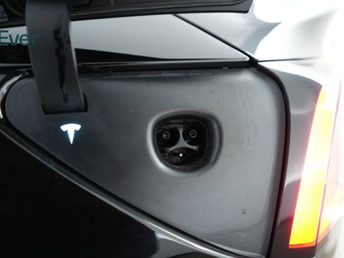 Used 2025 Tesla Model 3 Long Range AWD/4WD image 9