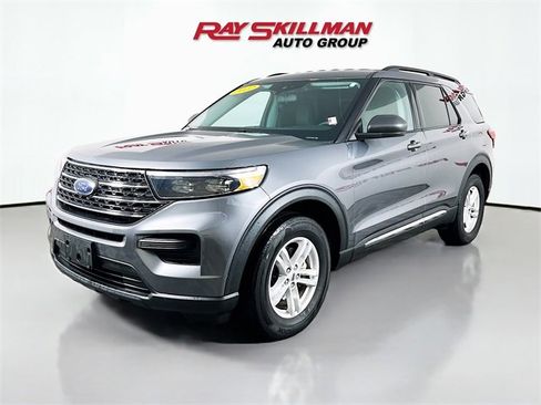Used 2022 Ford Explorer XLT w/ Class IV Trailer Tow Package image 3