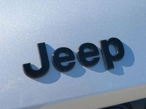 New 2025 Jeep Grand Cherokee Limited w/ Black Appearance Package RWD image 13