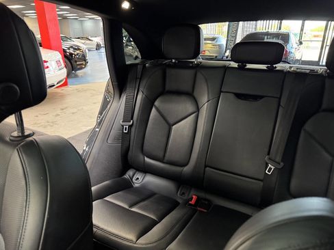 Used 2018 Porsche Macan S image 34