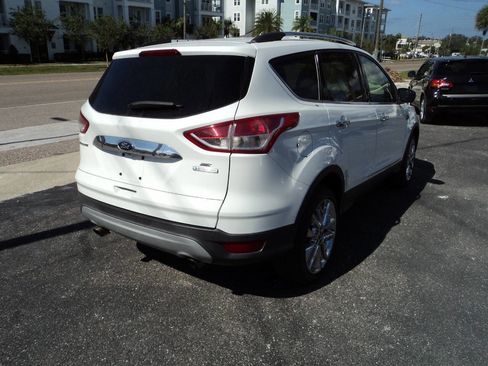 Used 2016 Ford Escape SE w/ SE Chrome Package image 8