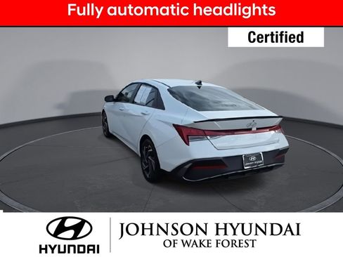 Certified 2025 Hyundai Elantra SEL image 7