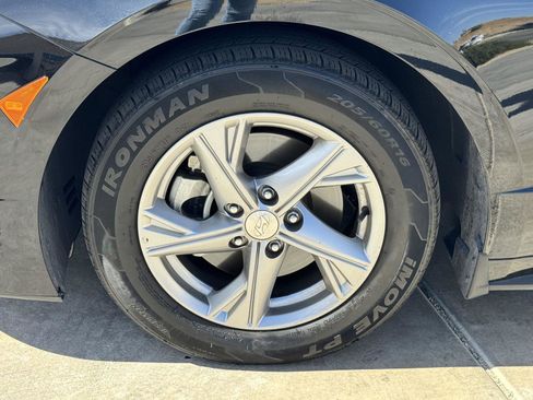 Used 2023 Hyundai Sonata SE FWD image 9
