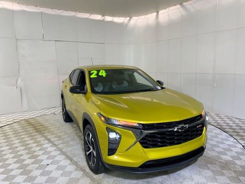 Used 2024 Chevrolet Trax RS w/ Driver Confidence Package image 1