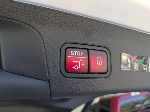 Used 2022 Mercedes-Benz GLS 450 4MATIC image 14