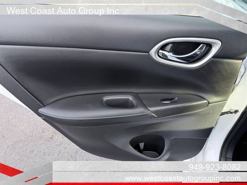 Used 2019 Nissan Sentra SR w/ Premium Package (SR) FWD image 14