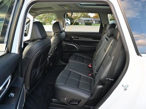 Used 2025 Kia Telluride SX image 26