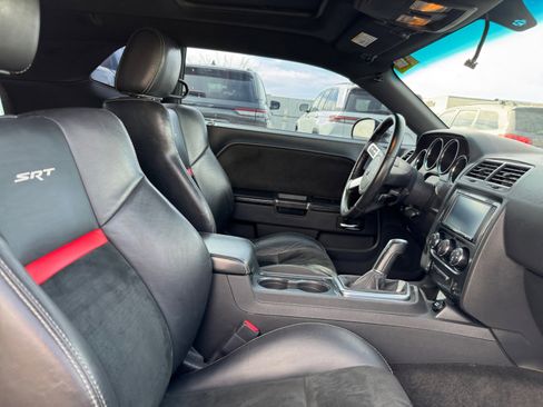 Used 2009 Dodge Challenger SRT8 w/ SRT Option Group II image 29