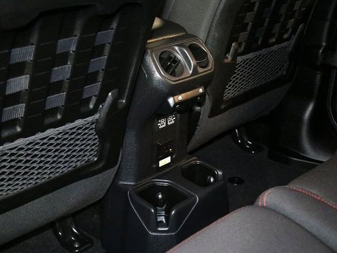 Used 2022 Jeep Wrangler Unlimited Rubicon w/ Xtreme Recon 35" Tire Package image 16