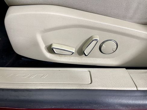 Used 2018 Ford Fusion SE w/ Fusion SE Technology Package image 17