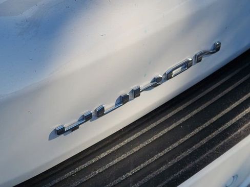 Used 2025 GMC Yukon XL AT4 w/ AT4 Premium Package image 9