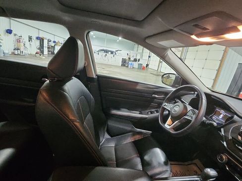 Used 2021 Nissan Altima 2.0 SR FWD image 13