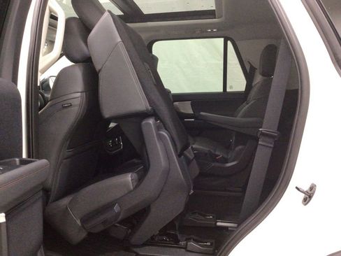 New 2025 Ford Expedition Active image 32