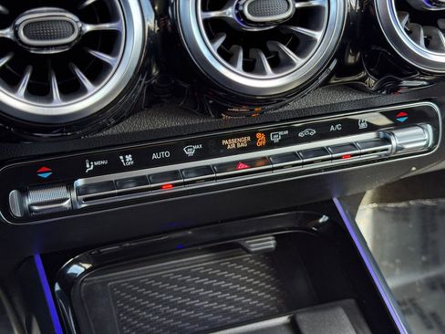 Used 2023 Mercedes-Benz EQB 300 4MATIC image 19