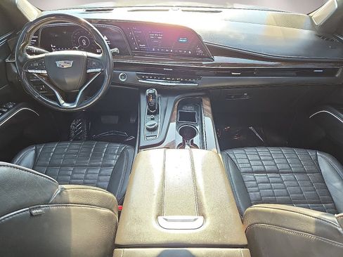 Used 2021 Cadillac Escalade Premium Luxury Platinum AWD/4WD image 17