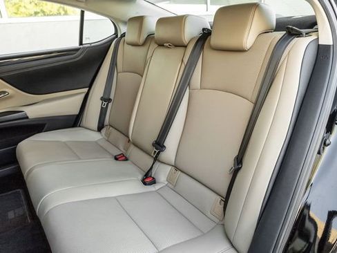 Used 2020 Lexus ES 300h 300h image 12