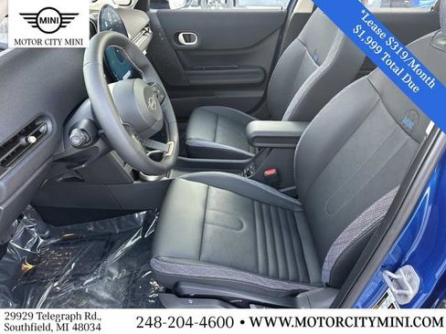 Certified 2025 MINI Cooper 4-Door Hardtop image 23