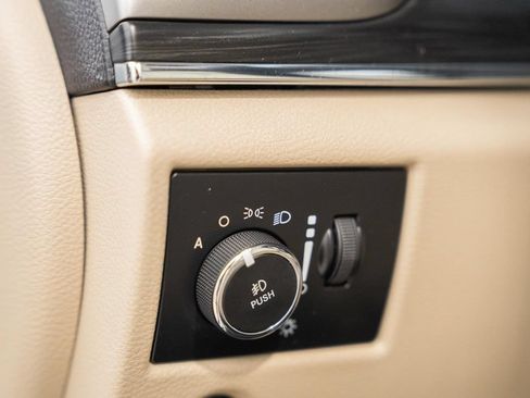 Used 2019 Jeep Grand Cherokee Limited AWD/4WD image 43