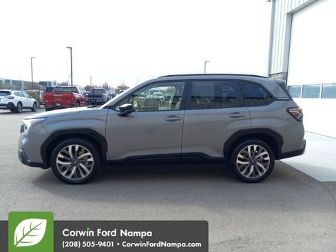 Used 2025 Subaru Forester Touring image 6